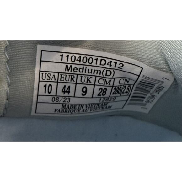 Athletic_Shoes